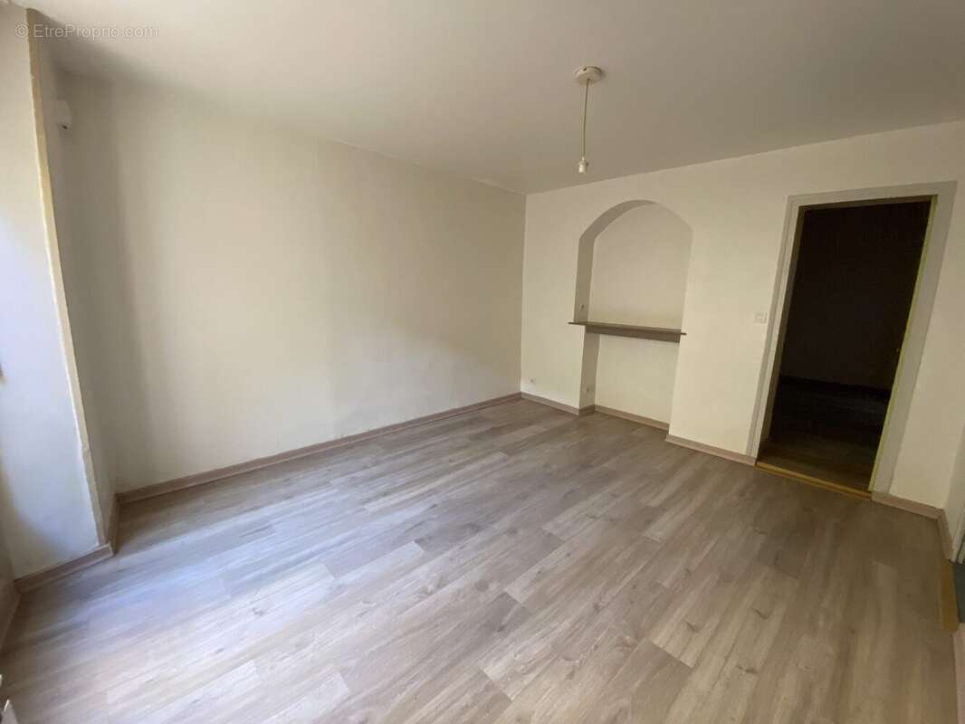 Appartement 38 m² à Aubenas  - photo 3