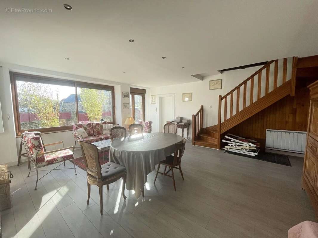 Maison à LA VICOMTE-SUR-RANCE