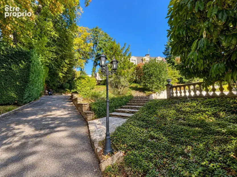 Charbonnières-les-bains   bien unique   rareté absolue propriete en plein centre-ville - photo 31