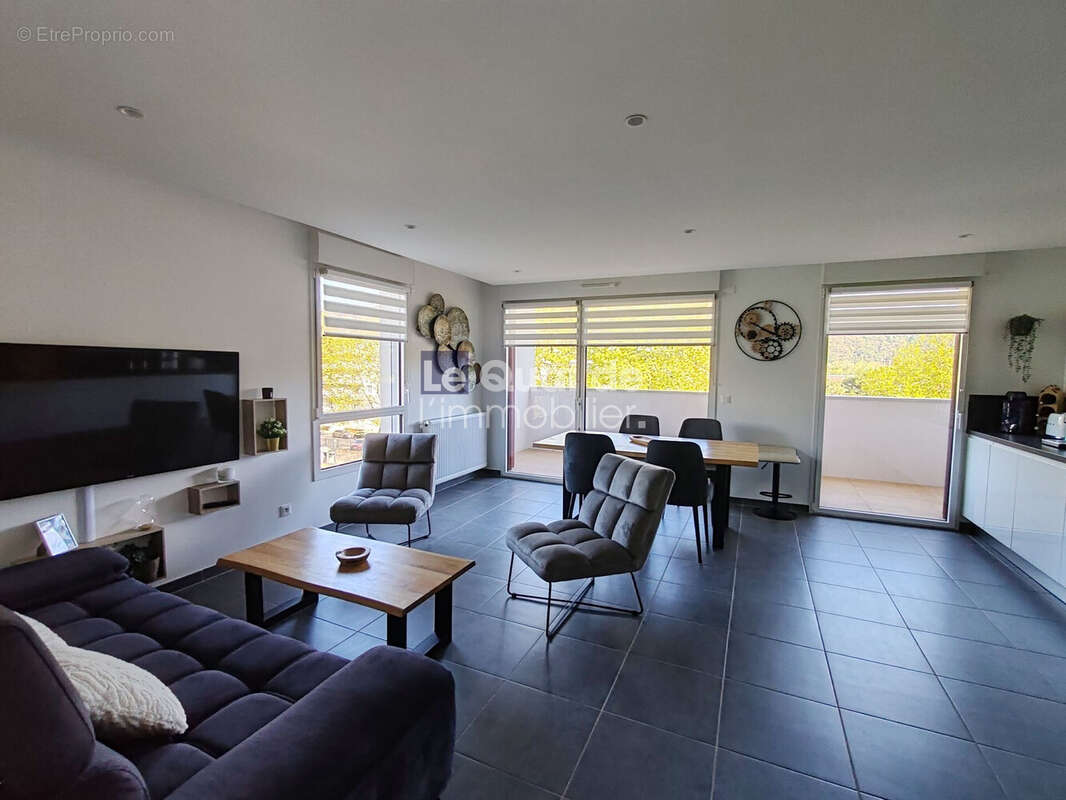 Appartement à LE PONT-DE-CLAIX