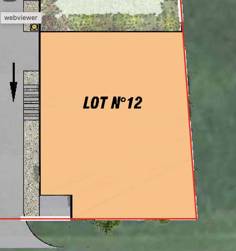 Terrain à LES MATHES