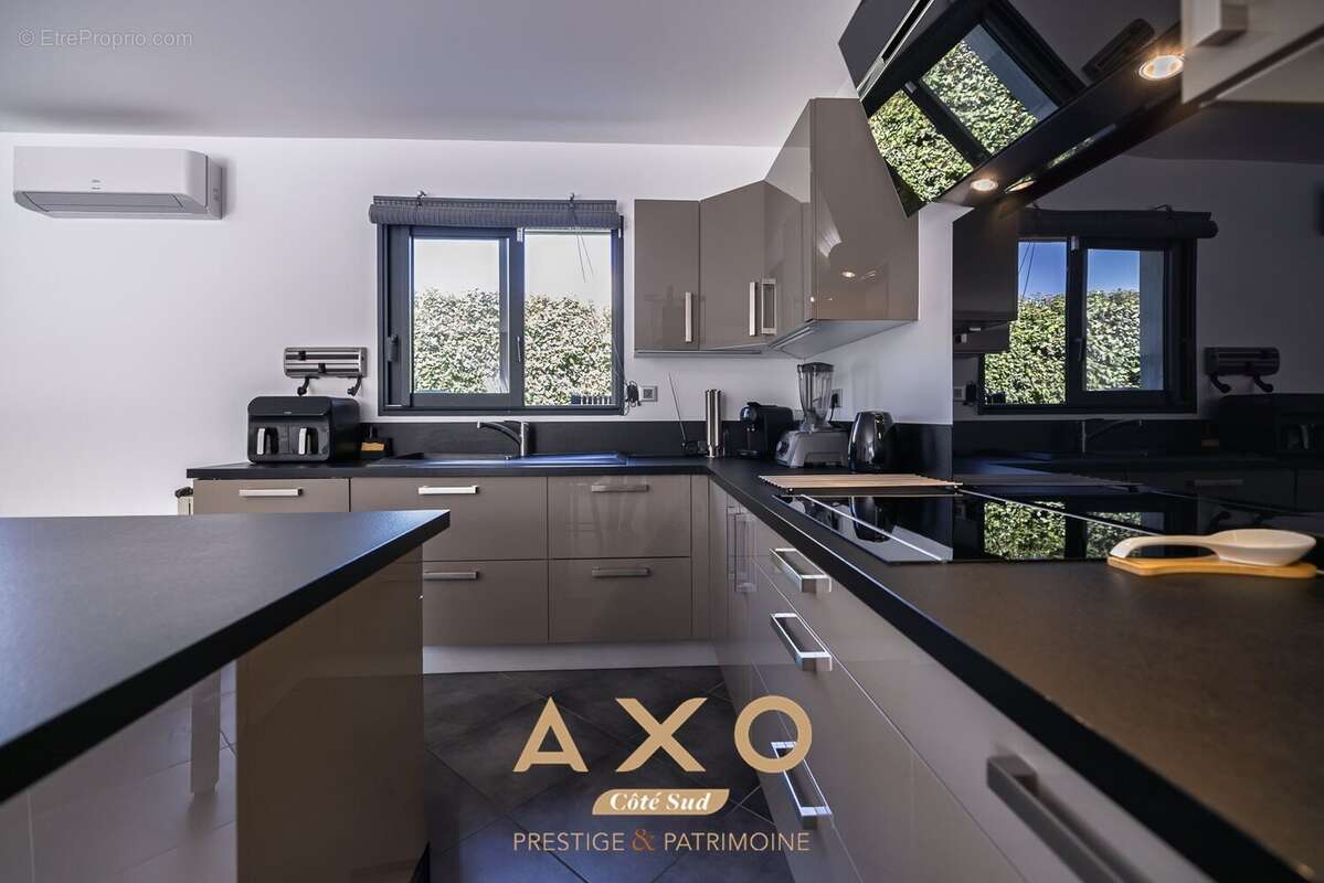 Maison à VENTABREN