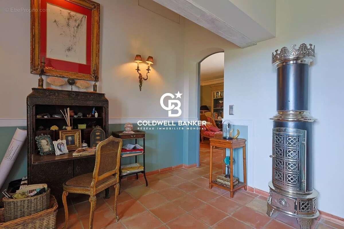 Confort, vue & authenticité et seulement 25 minutes de ST TROPEZ - photo 34