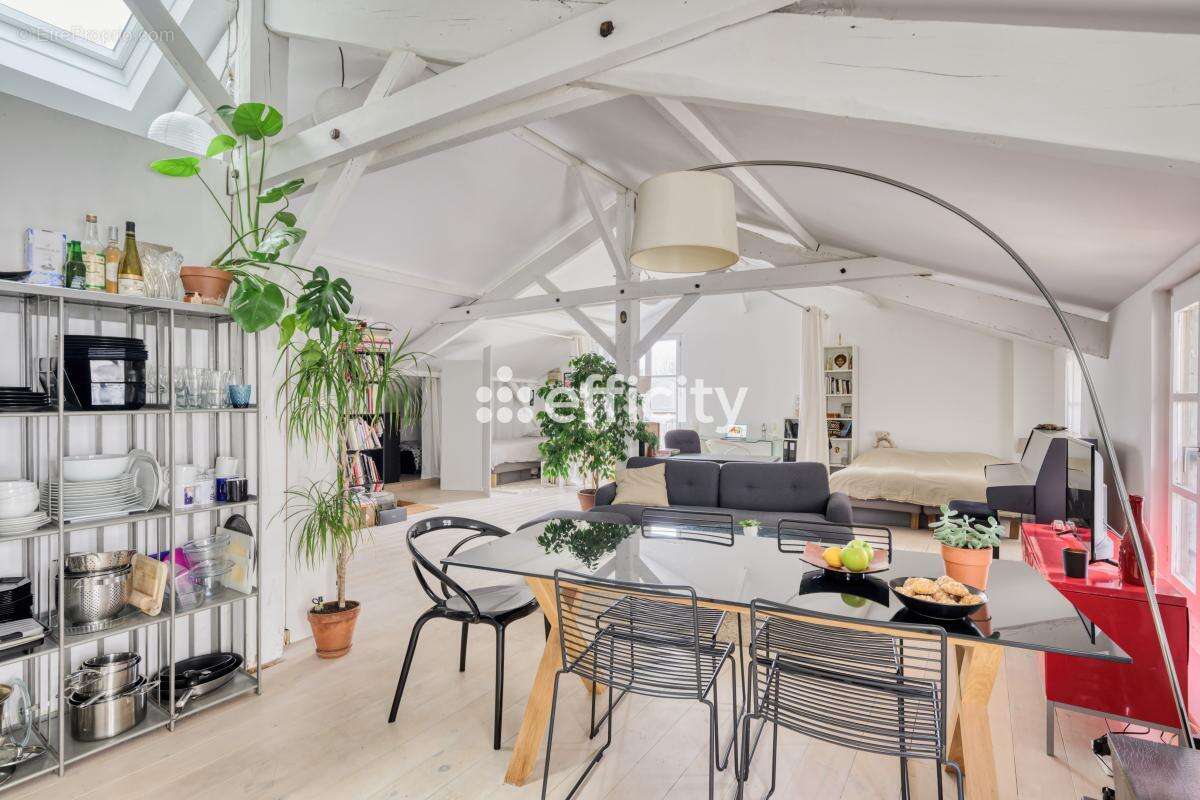 Appartement à COMBS-LA-VILLE