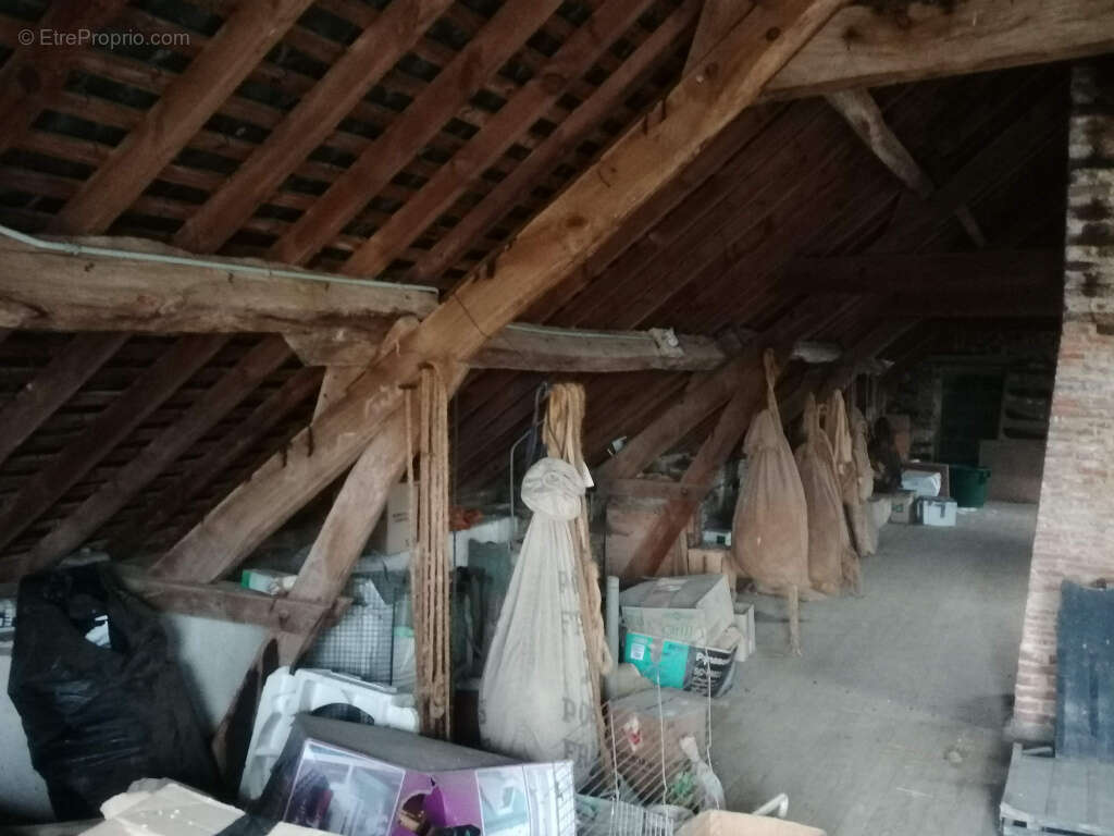 LES TOUCHES (44) - Maison ancienne à rénover 4 pièces et dépendances - photo 10