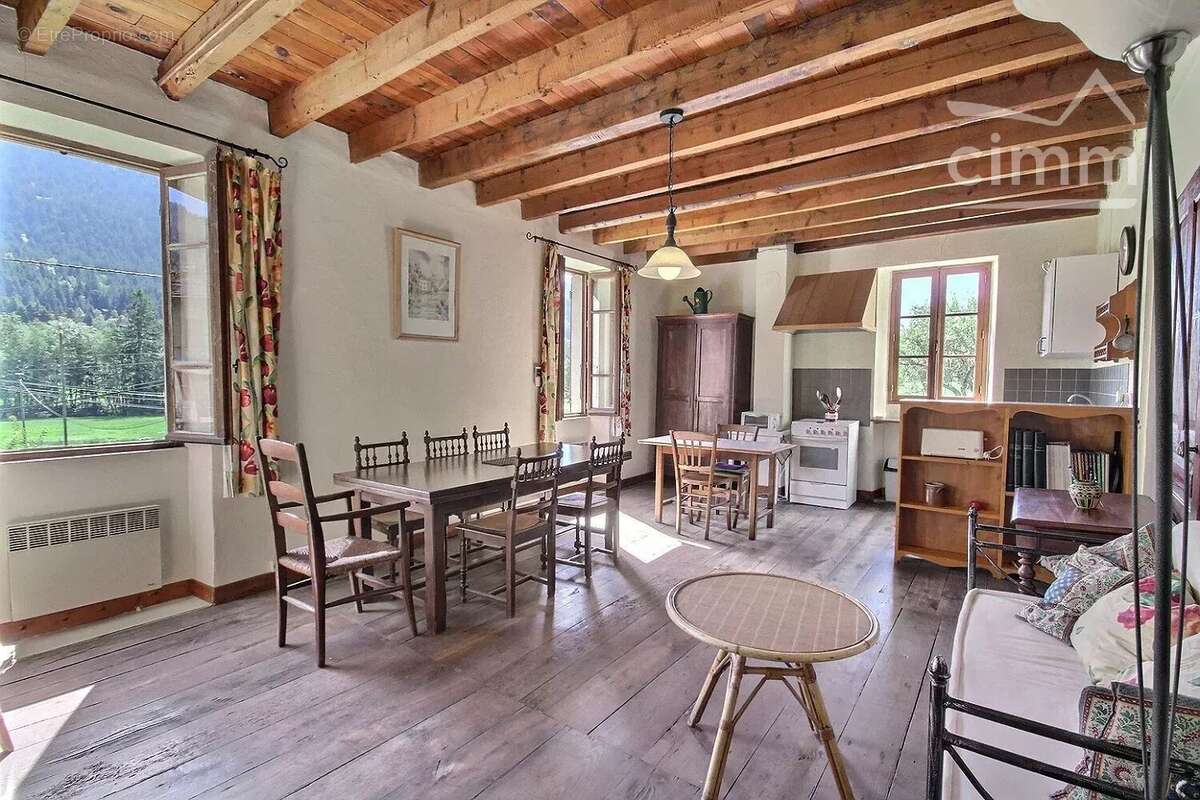 Maison à BOURGET-EN-HUILE