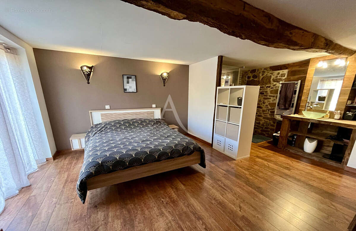 Maison à SAINTE-FLAIVE-DES-LOUPS