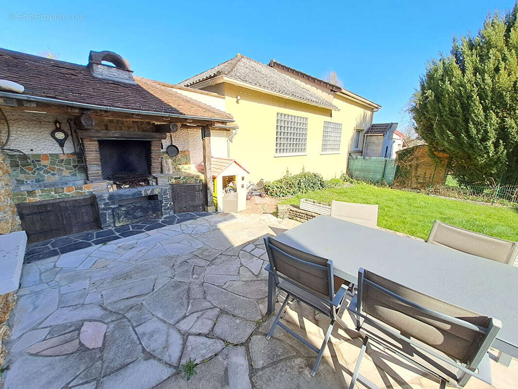 Maison à Saint Germain Lès Arpajon 5 pièces de 112 m2 - photo 11