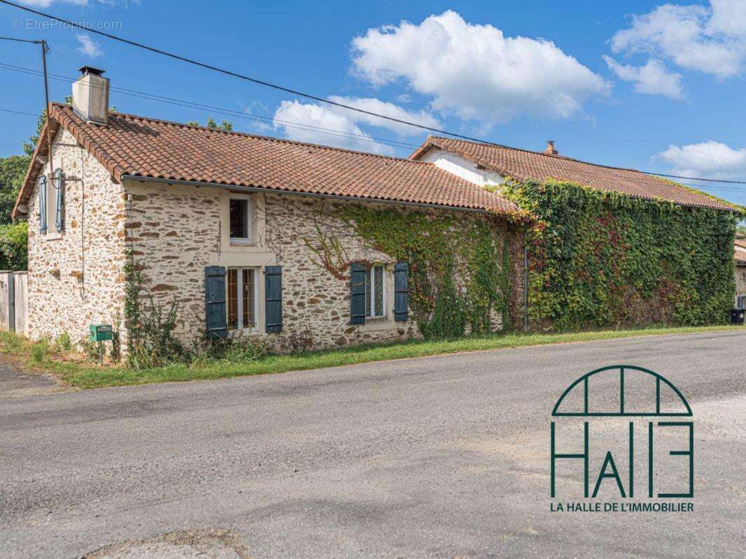 Maison à CHALUS