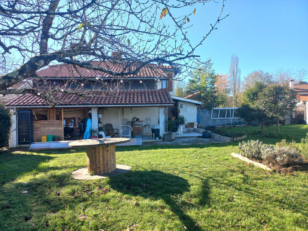 Maison à TRIE-SUR-BAISE