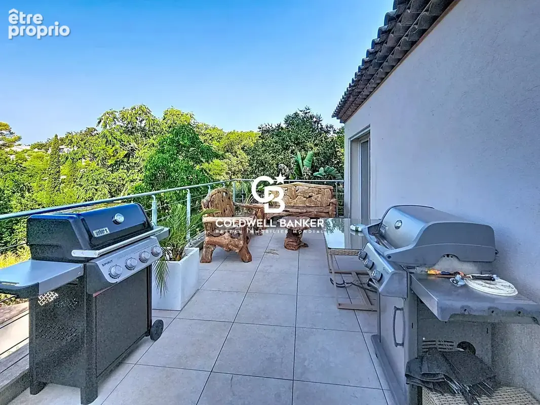 Exclusivité — Villa contemporaine provençale avec piscine et vue dégagée sur terrain de 3 000 m² — Draguignan - photo 17