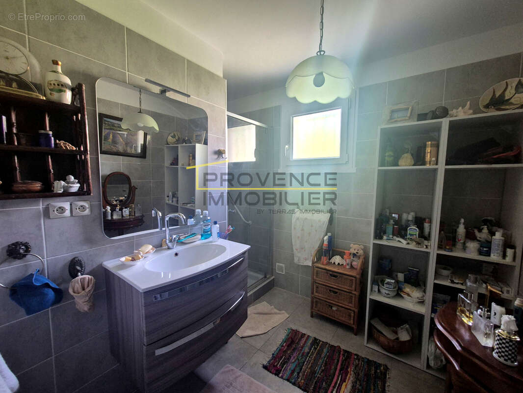 Maison à MONTELIMAR