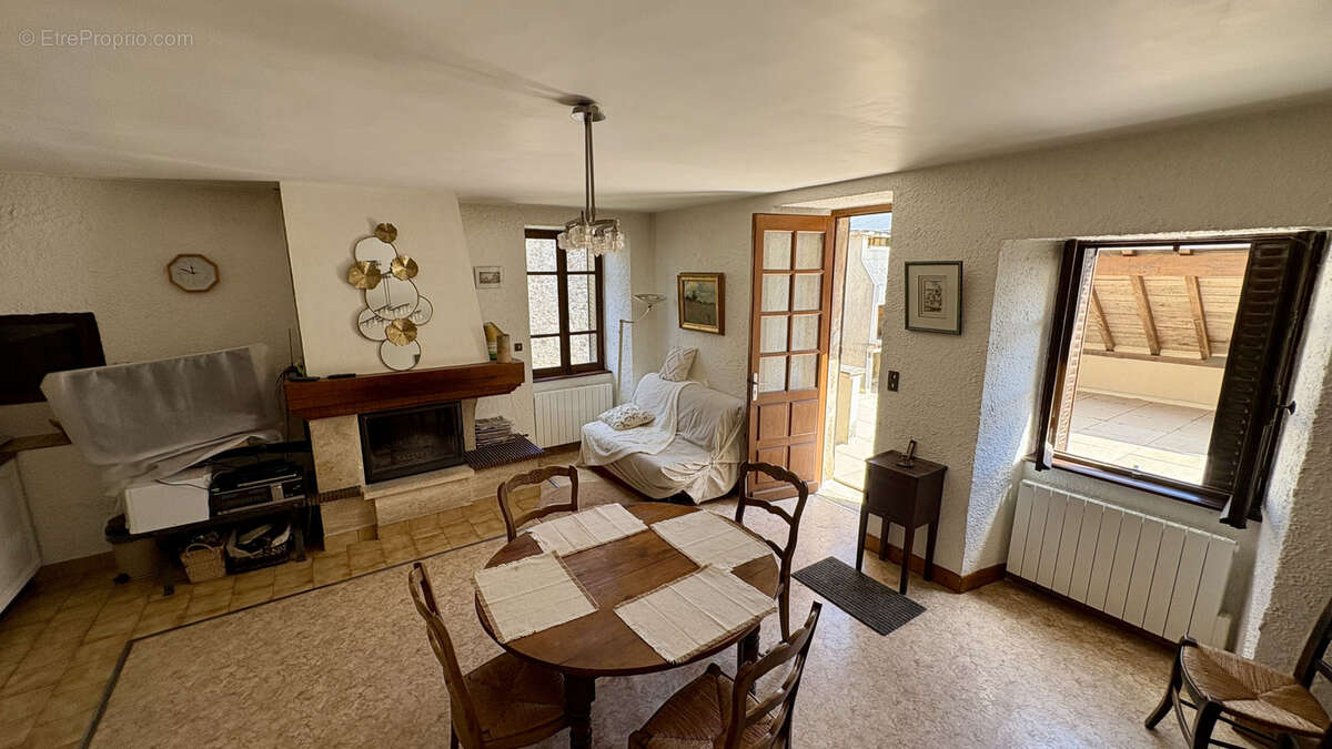 Maison à MONTROZIER