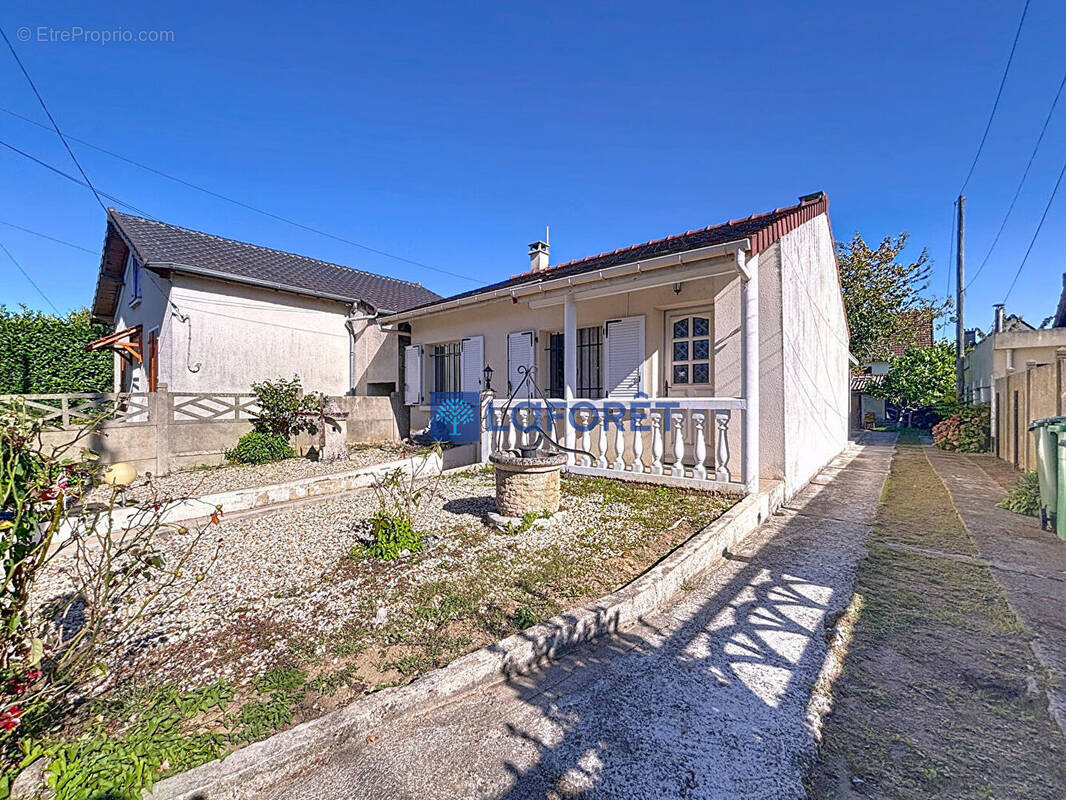 Maison à SAVIGNY-SUR-ORGE