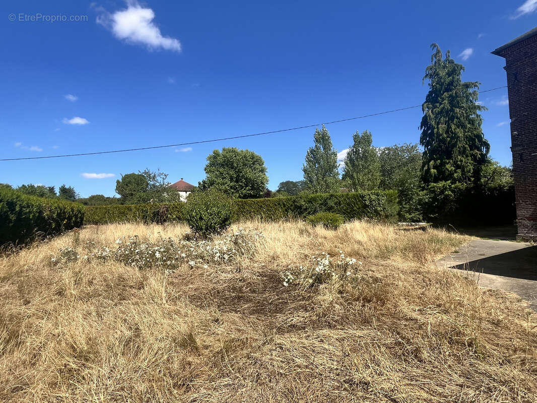 Maison bourgeoise en briques avec dépendance, jardin 1900m2 et fort potentiel- Proche VIMOUTIERS - photo 3
