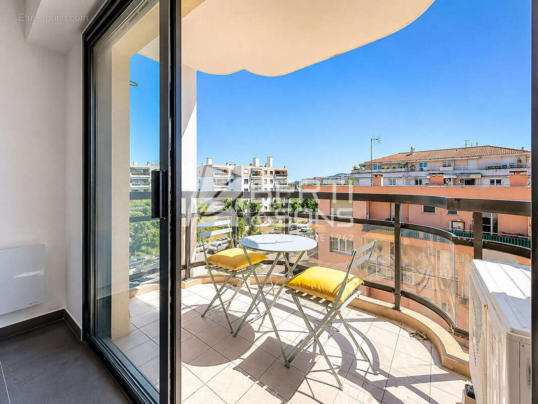 Appartement à MANDELIEU-LA-NAPOULE