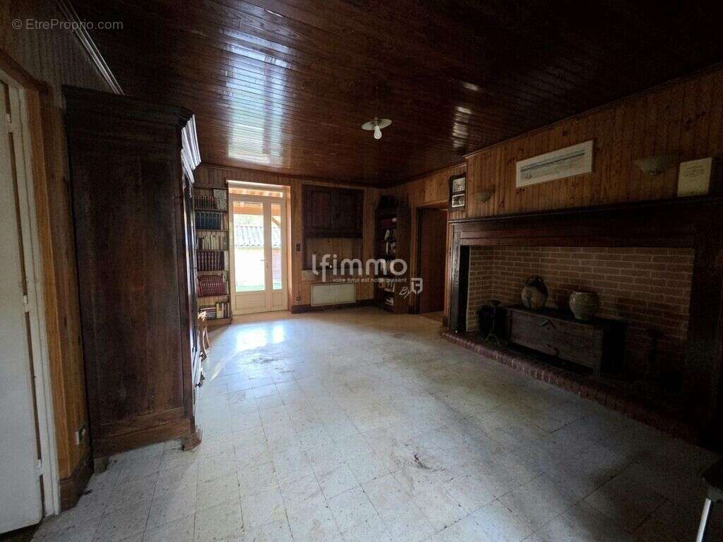  Grande maison familiale – 206 m² – Parcelle 17 457 m² - photo 11