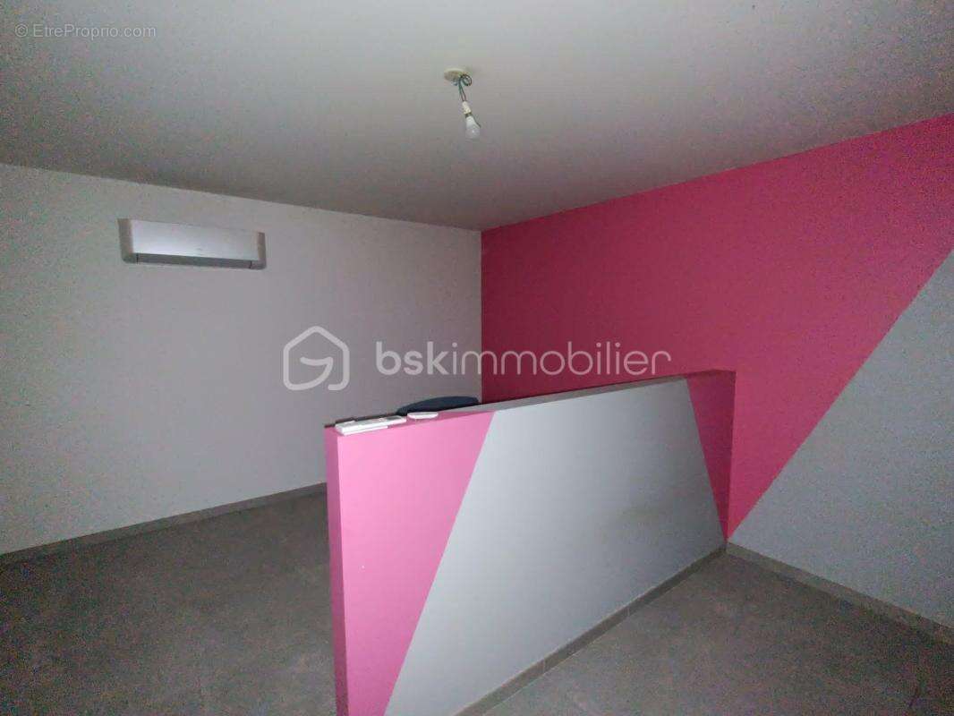Belle Maison Rénovée en 2019 de 120 m2 et Grange de 200 m2 sise sur 3 877 m2 - photo 10