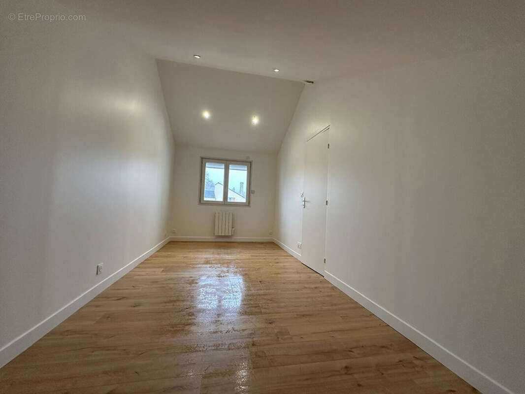 Maison à SAVIGNY-LE-TEMPLE