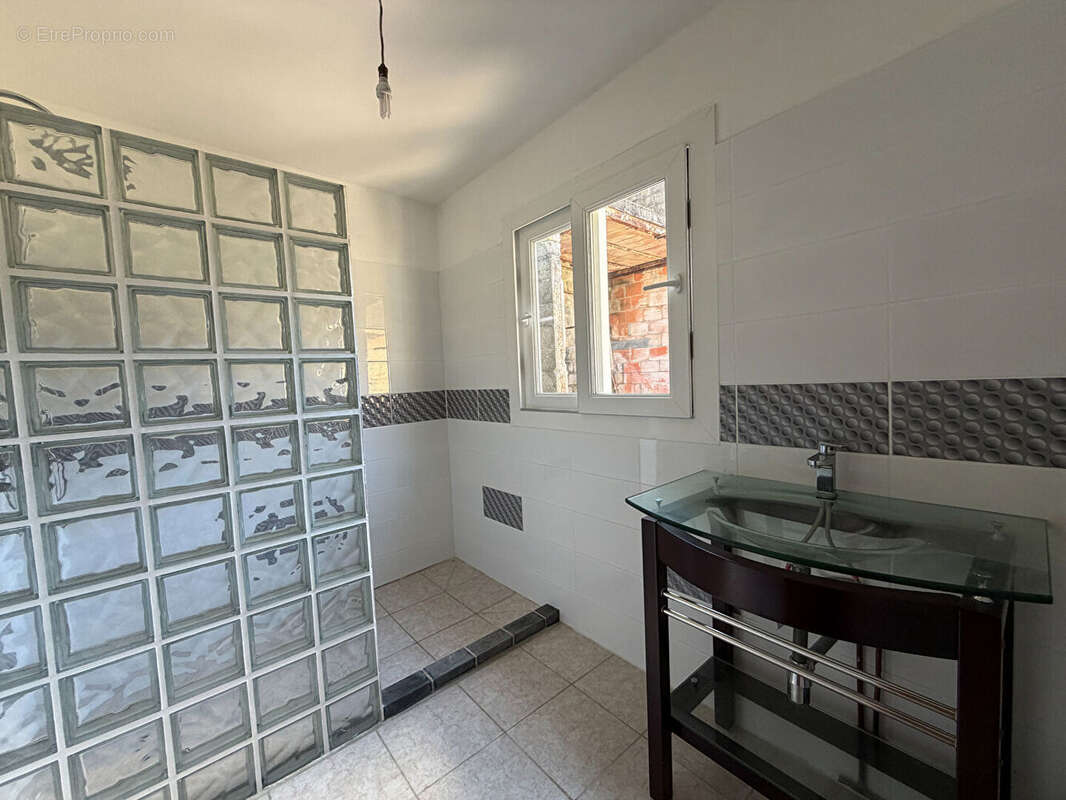 Appartement à LILLEBONNE