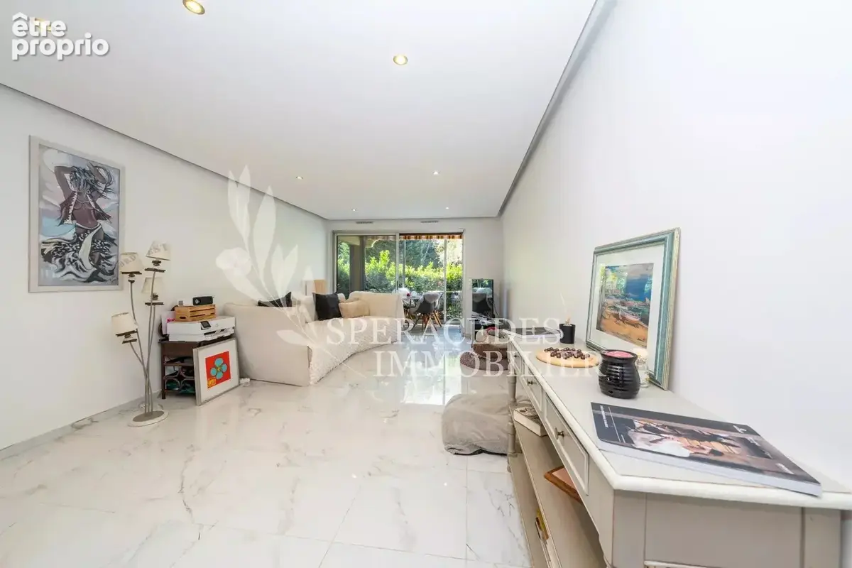 Mandelieu-la-Napoule - Appartement 3 pièces copropriété avec piscine - photo 4