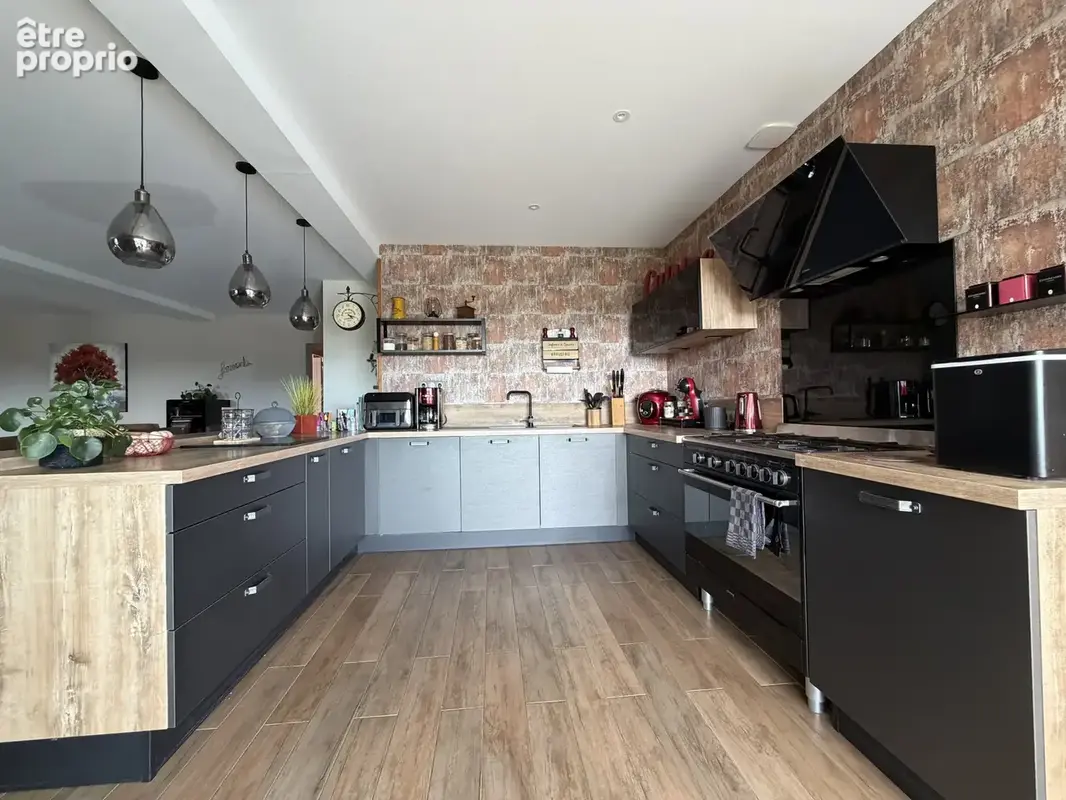 Entre AIZENAY et CHALLANS, longère rénovée,4 chambres sur 16 000 m2 de terrain - photo 8