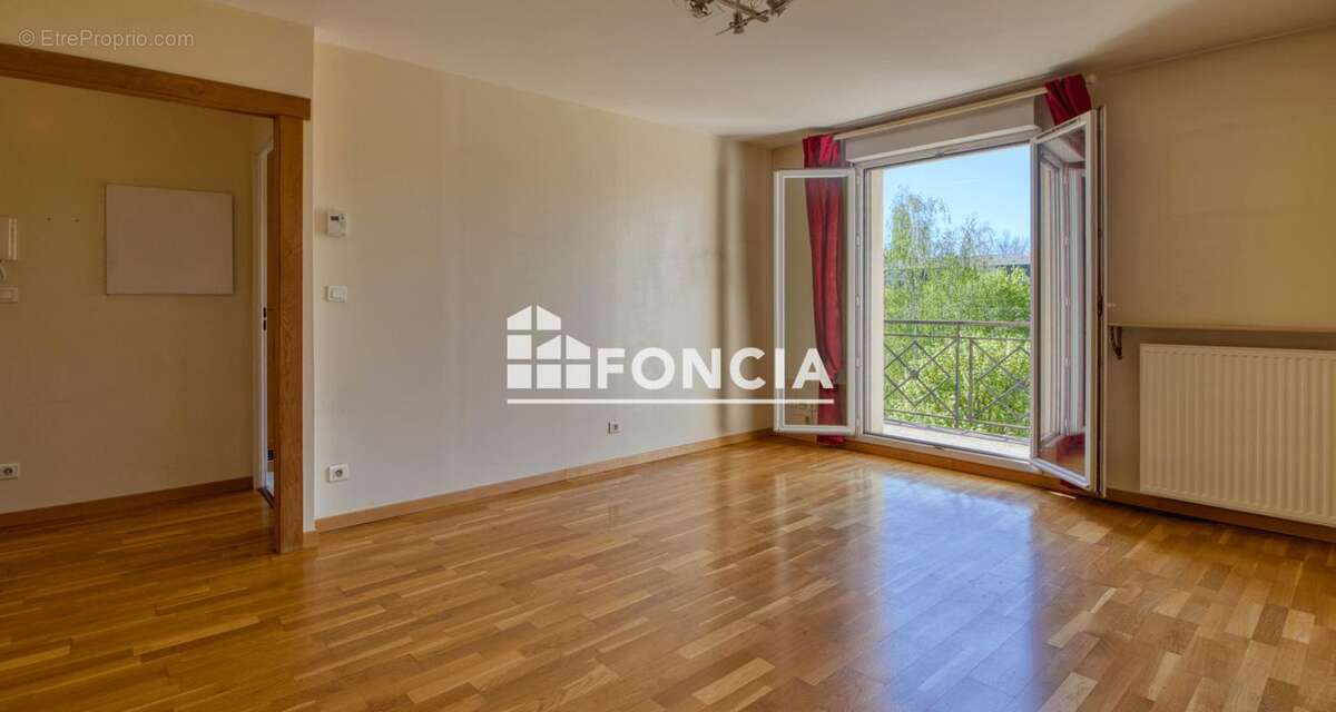 Appartement à VERNEUIL-SUR-SEINE