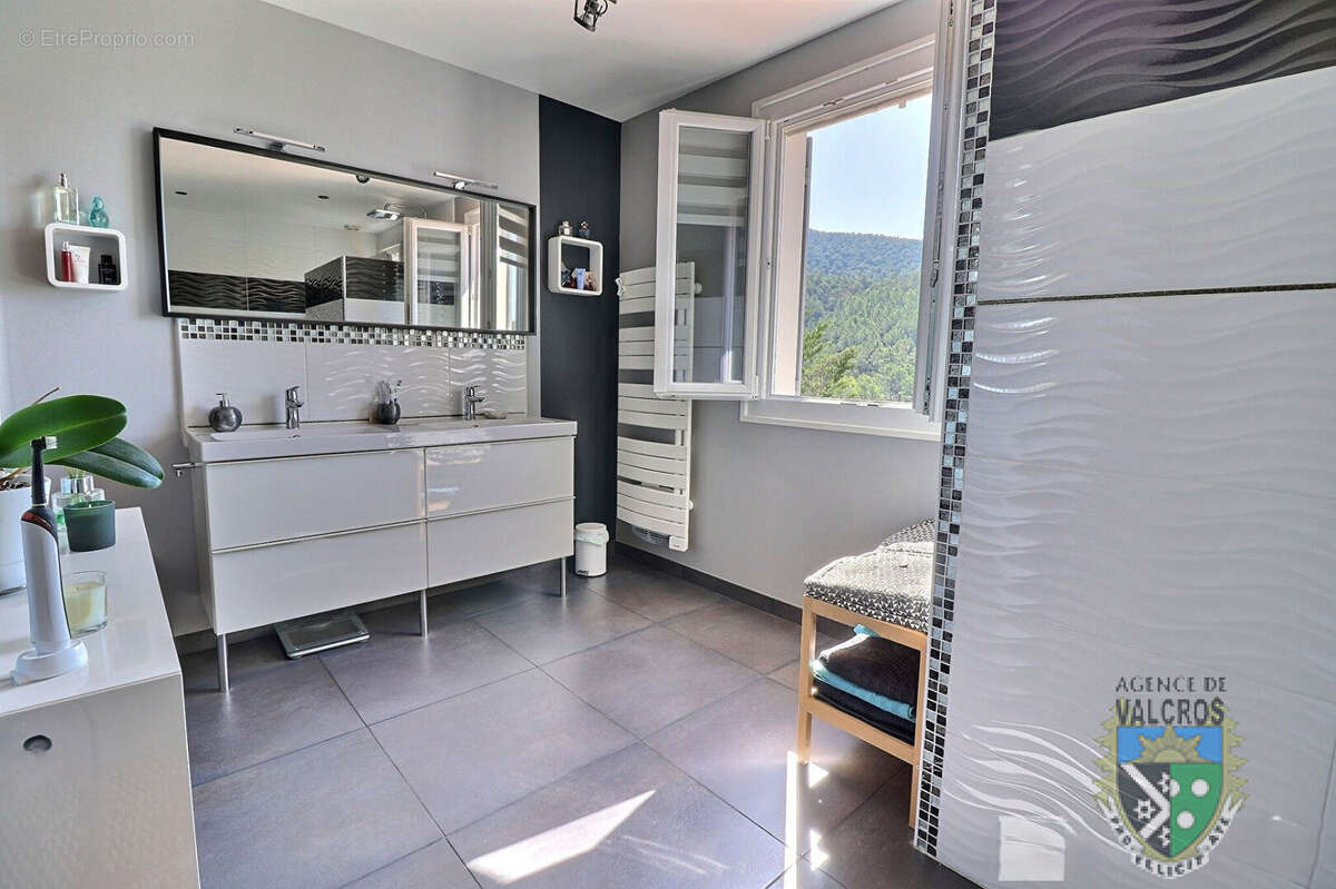 A vendre villa t 4 + t2 garage piscine vue degagee # mer et collines proche #golf de valcros - photo 6