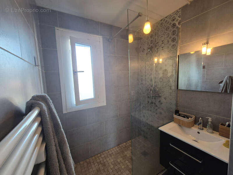 Appartement à SAINT-MARTIN-D'HERES