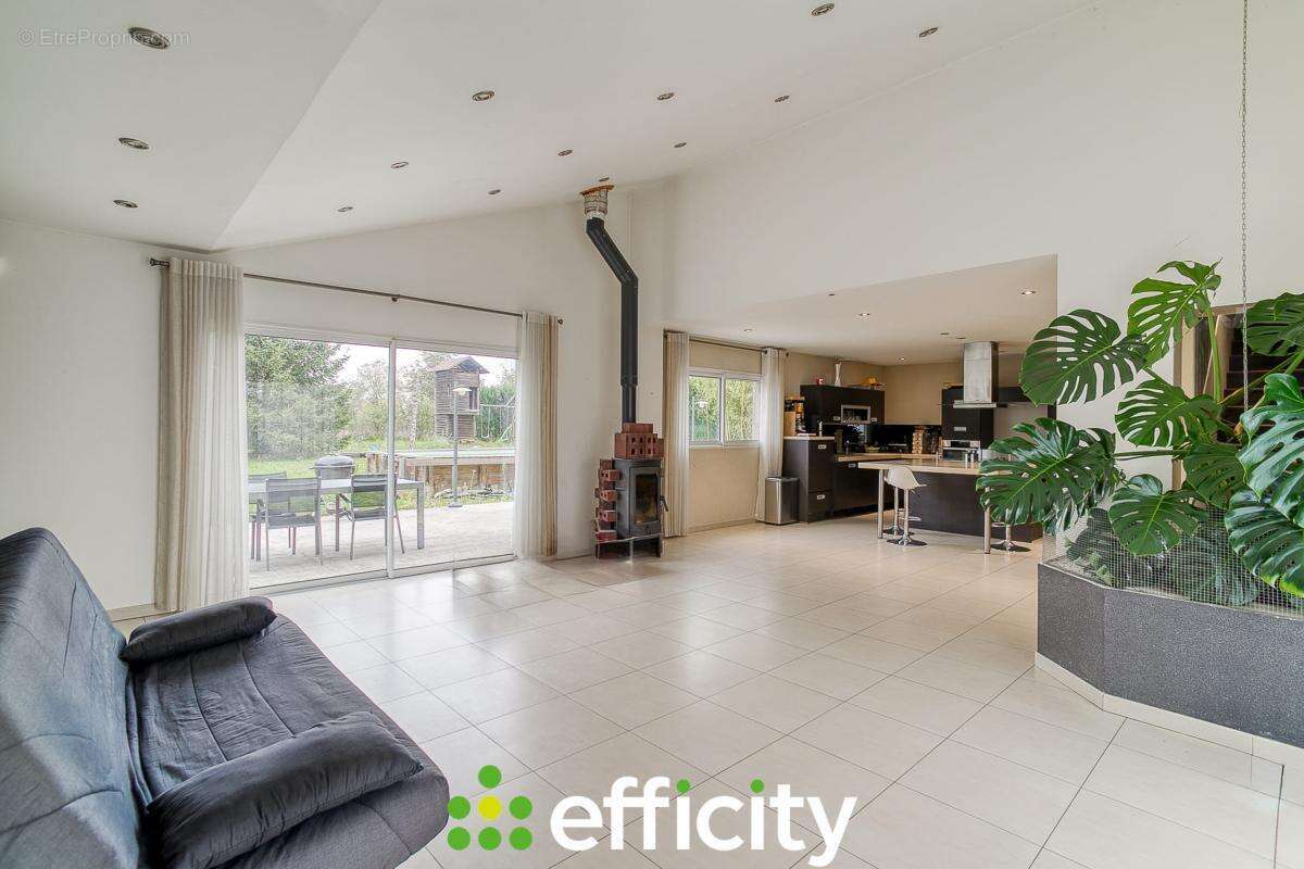 Maison à SAINT-ROMAIN-DE-JALIONAS