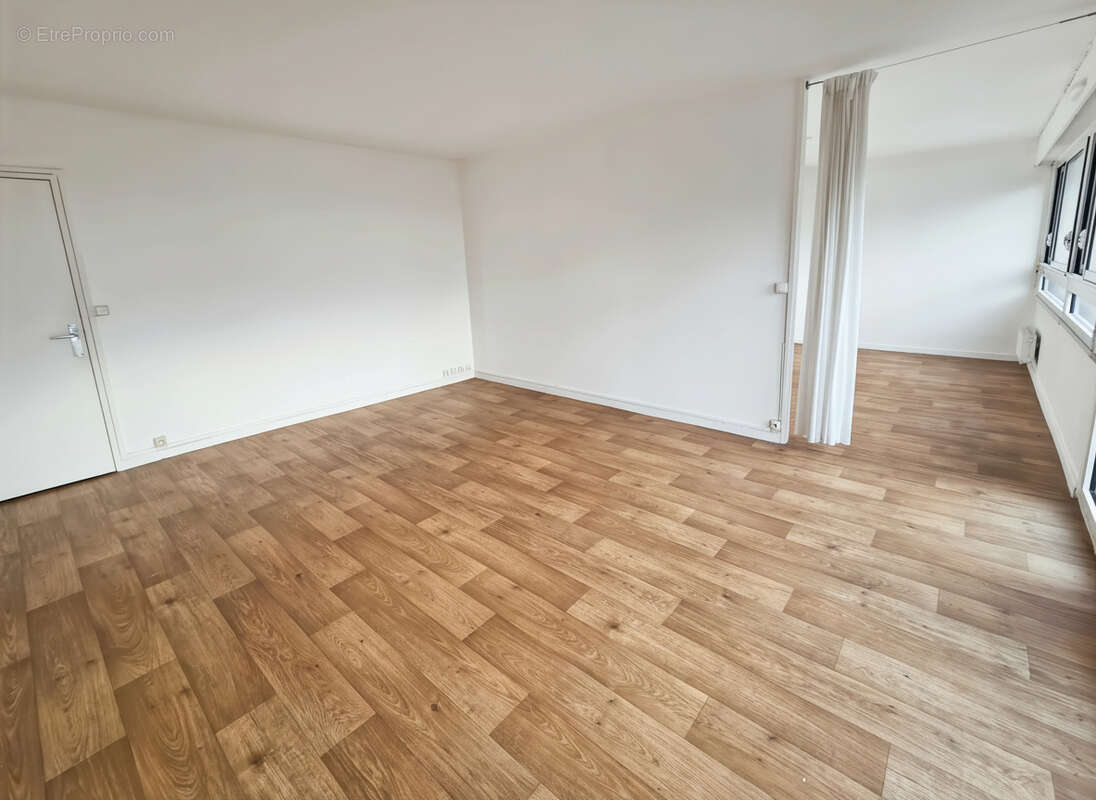 Appartement à VERRIERES-LE-BUISSON