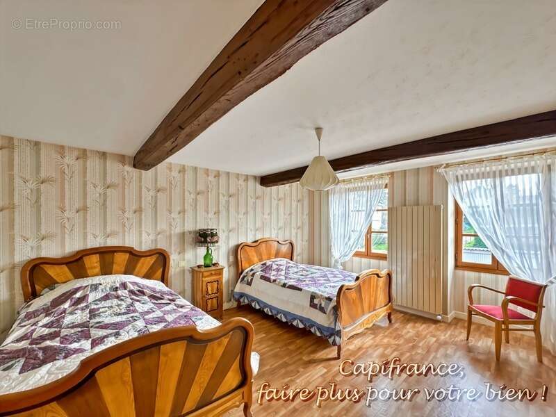 Maison à LA CLAYETTE