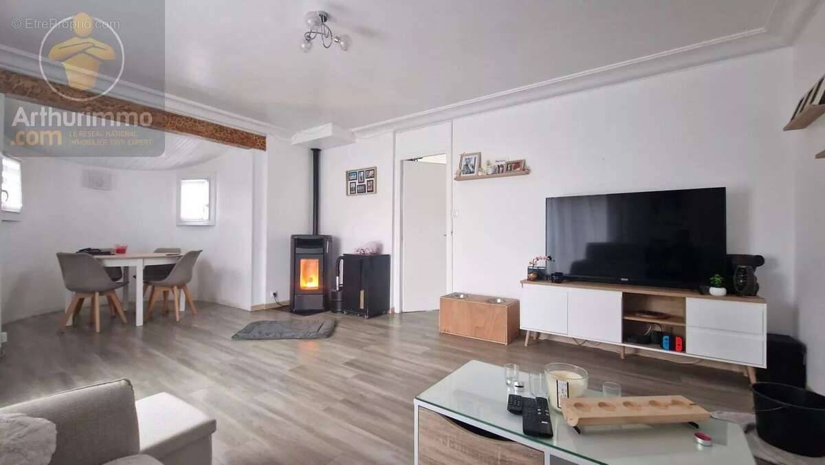 Maison à SAINT-ETIENNE-DE-MER-MORTE