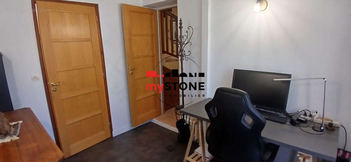 TREVOUX - Villa 164 m² 5 chambres avec piscine sur un terrain de 854 m² - photo 13