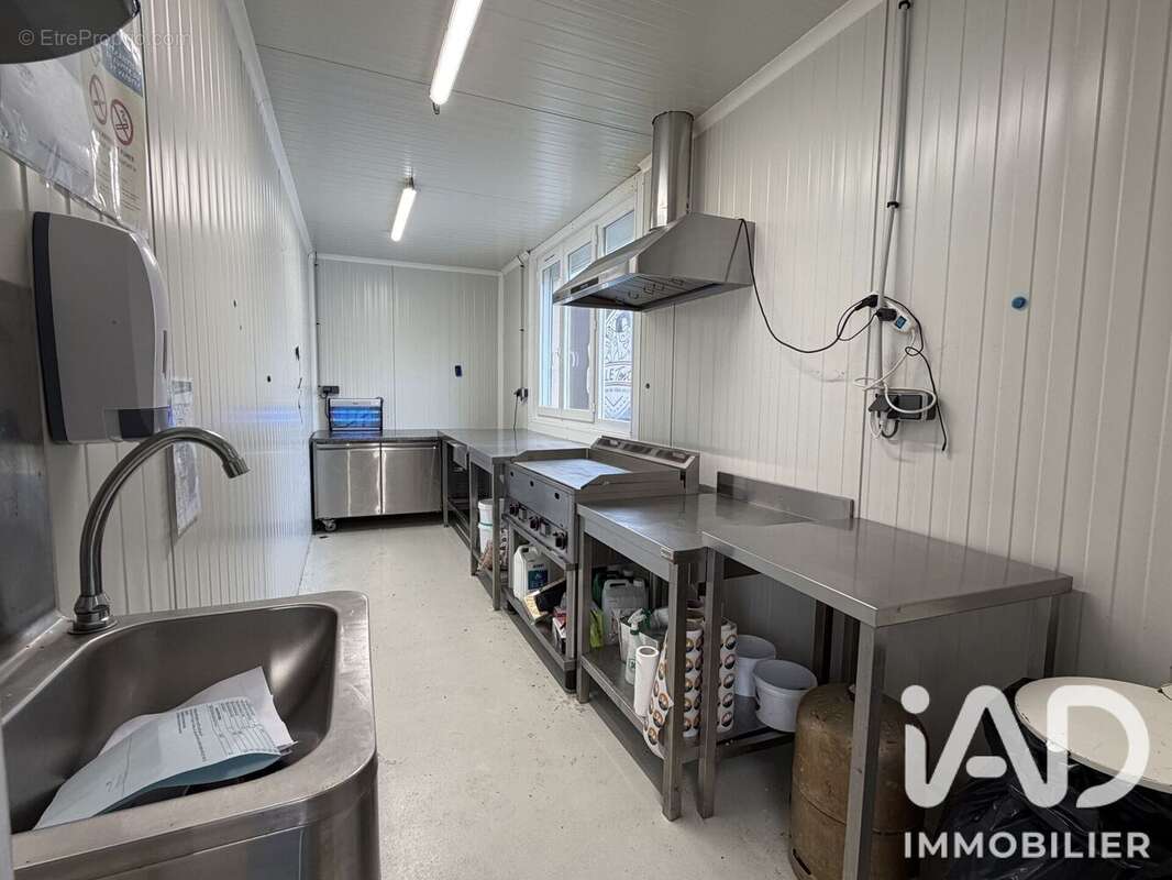 Commerce 320 m² à Saint-Pardoux  - photo 4