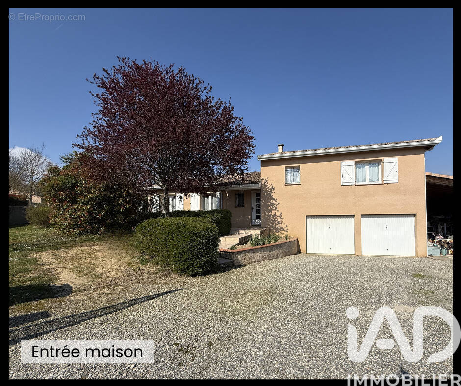 Photo 1 - Maison à SAINTE-FOY-DE-PEYROLIERES