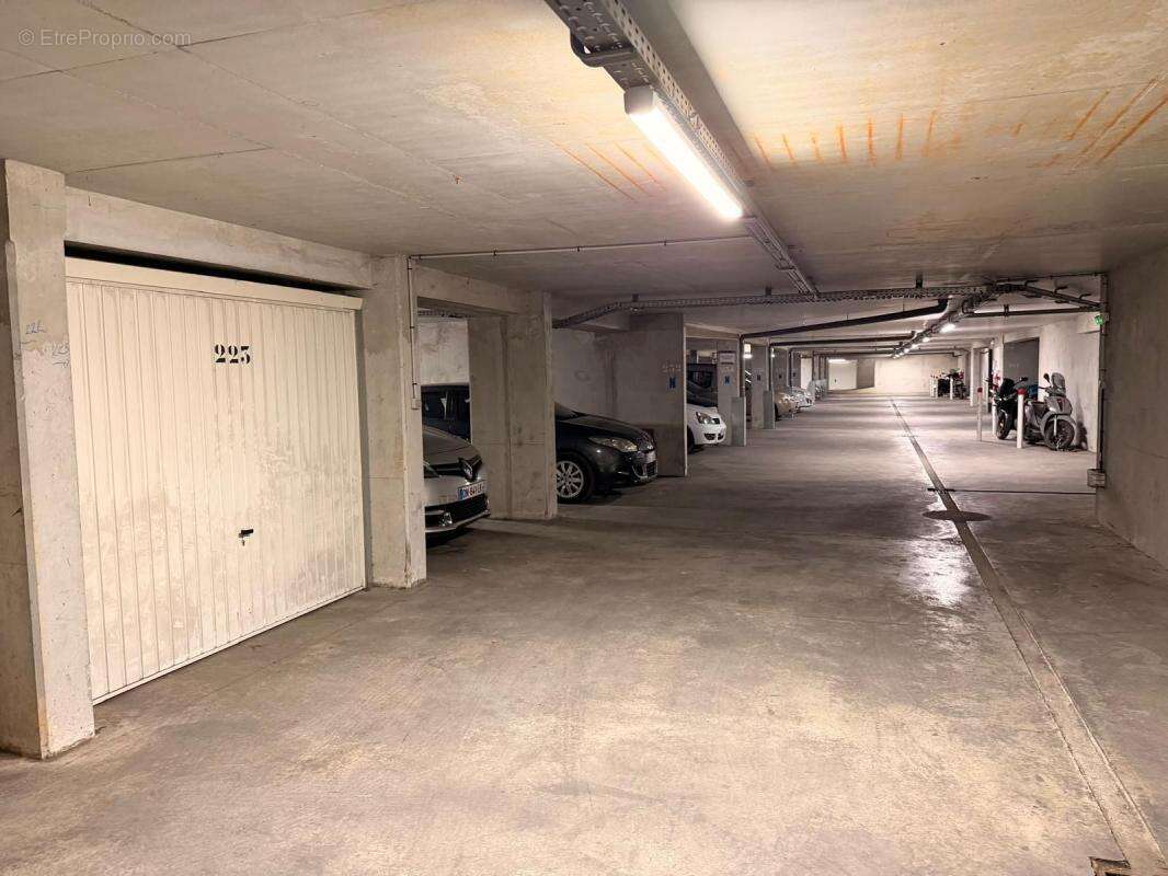 Appartement à MARSEILLE-4E