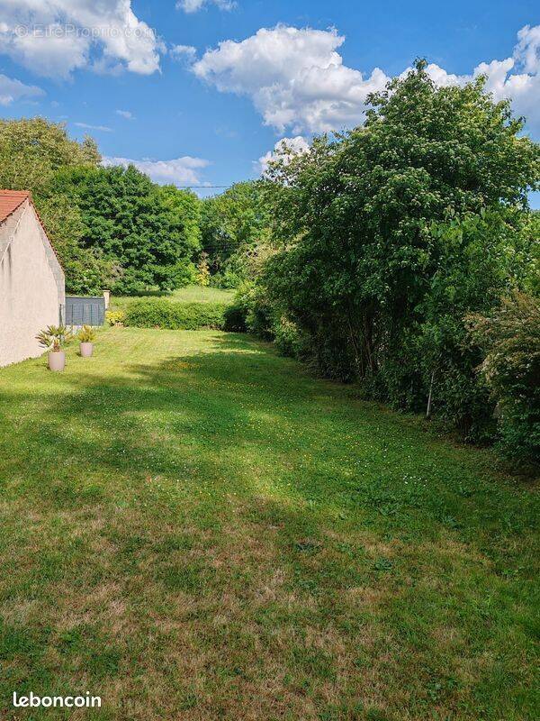 Terrain à CORBEIL-ESSONNES