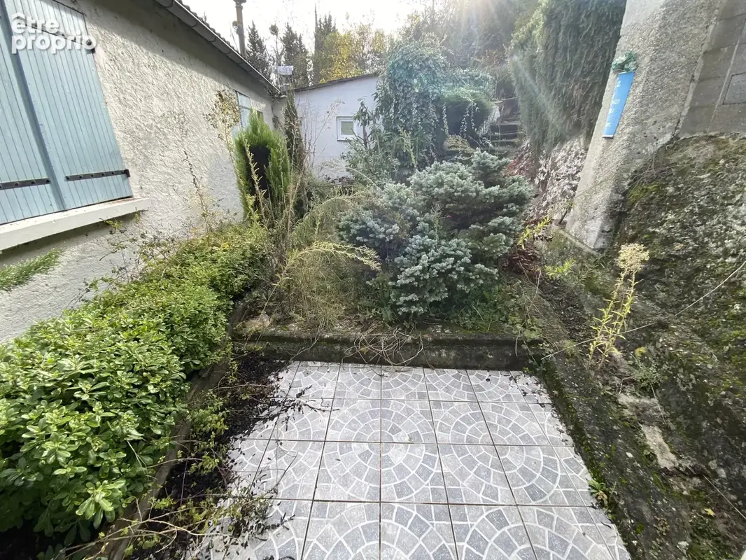 Limoux, Ensemble immobilier avec garages et dépendances - photo 12