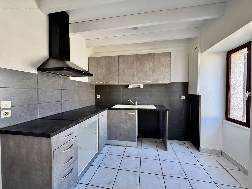 VILLENEUVE SUR LOT, Maison de plain pied avec 2 chambres et jardin proche des commerces. - photo 6