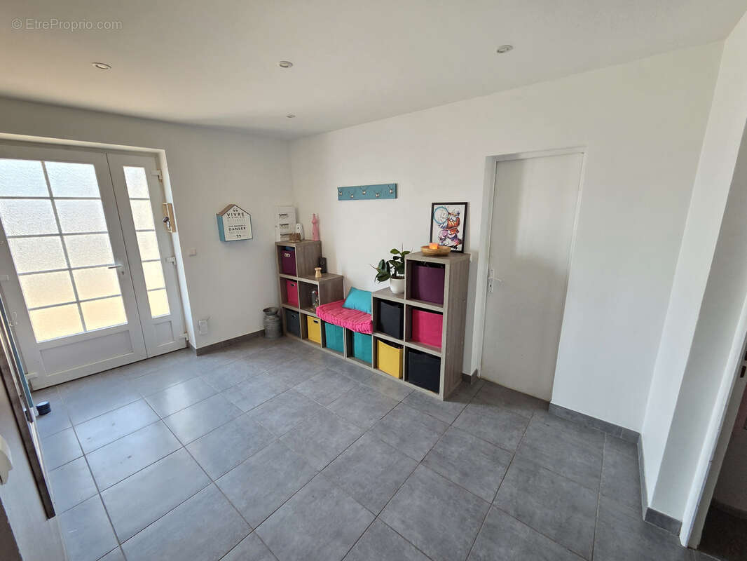Appartement à REVENTIN-VAUGRIS