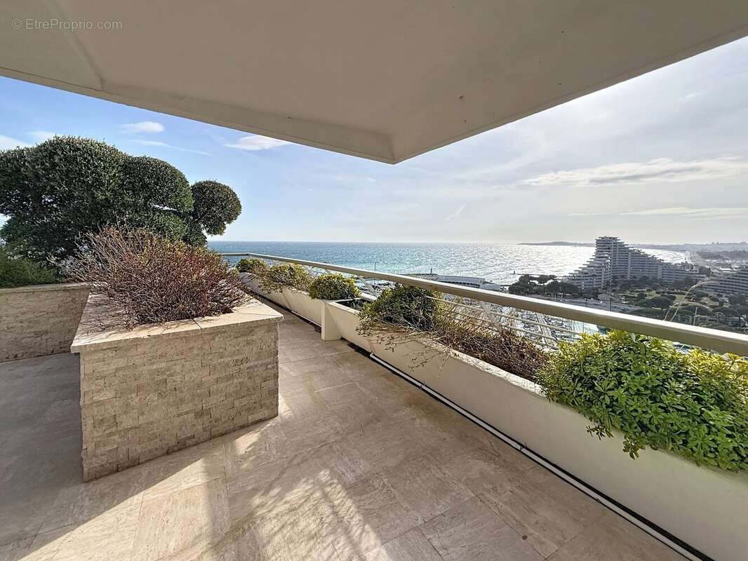 Appartement à VILLENEUVE-LOUBET