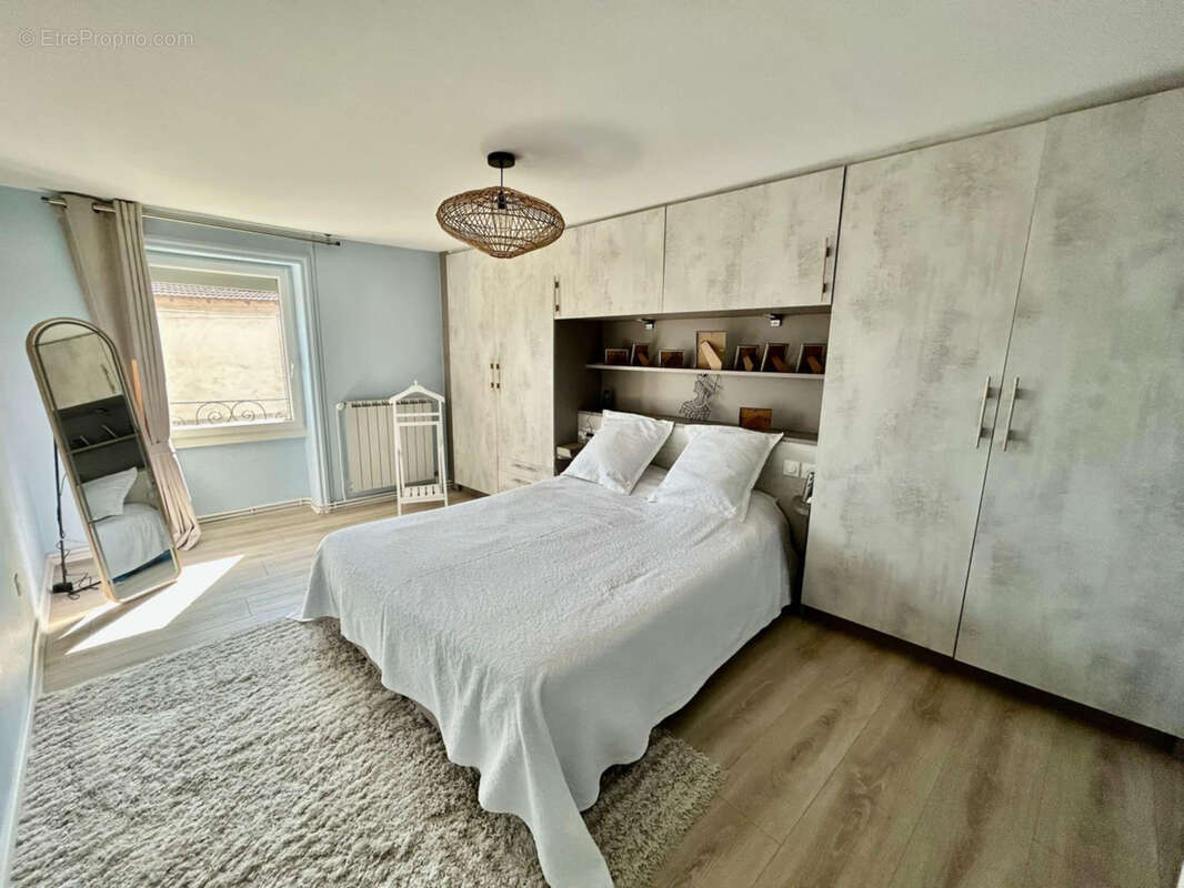 Maison à LES SALLES