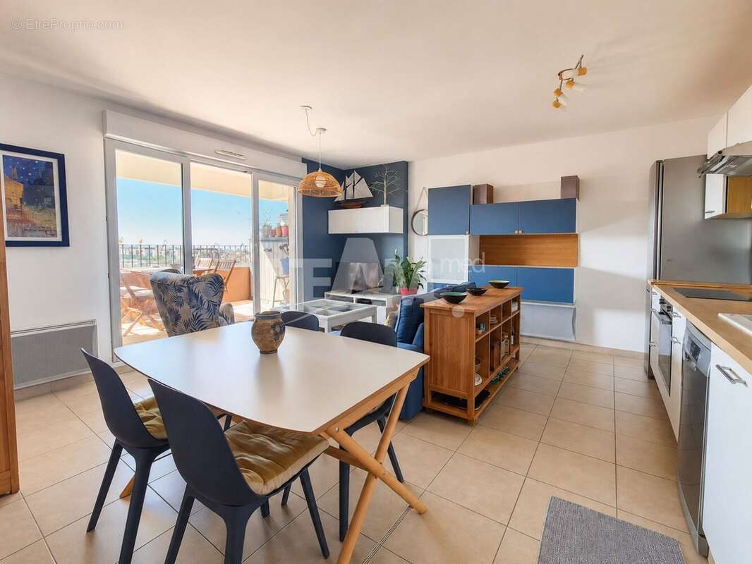 Sète  t3 avec terrasse, vue dégagée et parking - photo 2