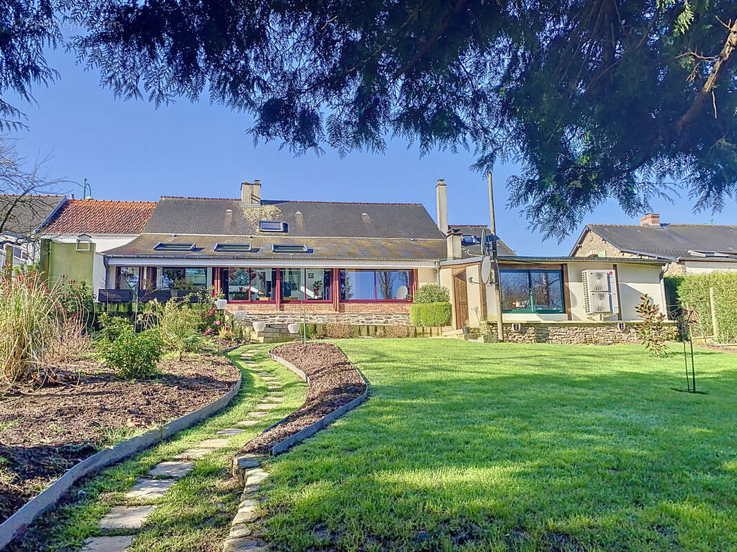 Maison à CERISY-LA-FORET