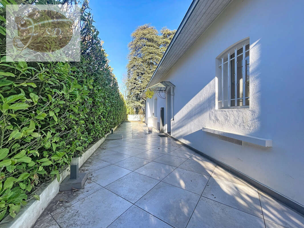 Maison à LA TERRASSE