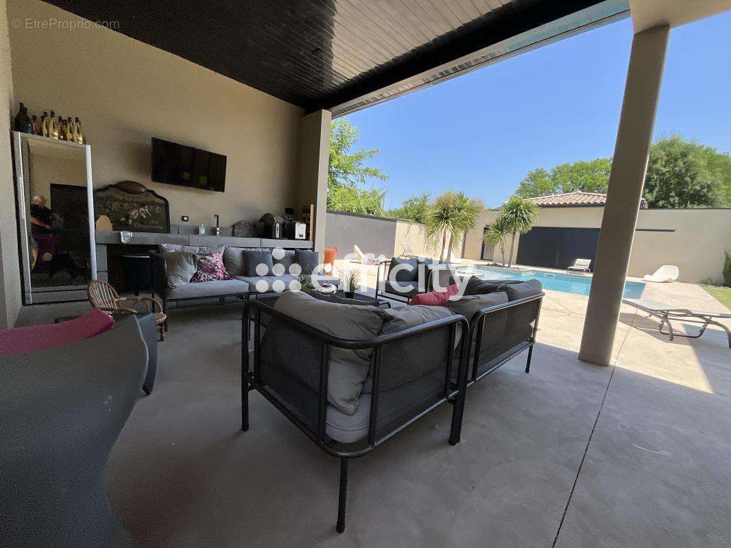Maison 261 m² à Saint-Lager-Bressac  - photo 9