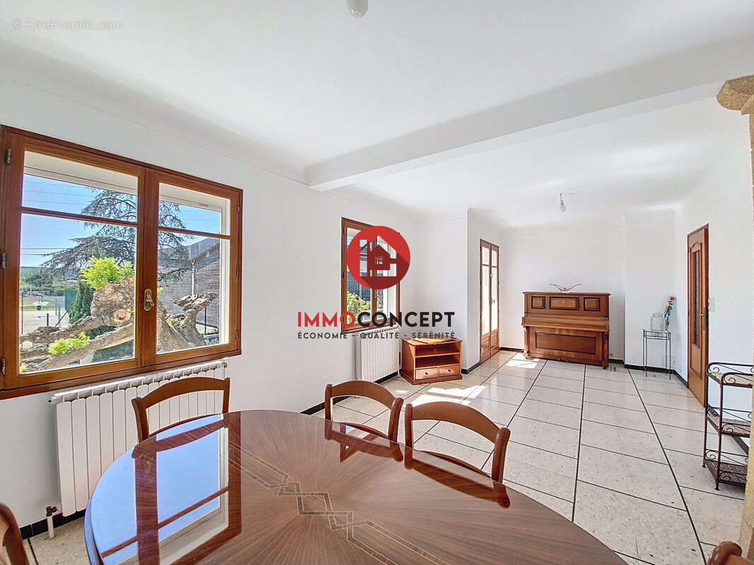 Maison à ROQUEMAURE