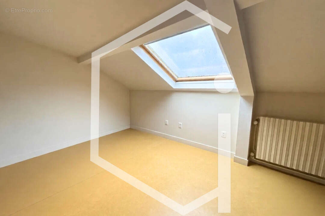 Maison à COSNE-COURS-SUR-LOIRE