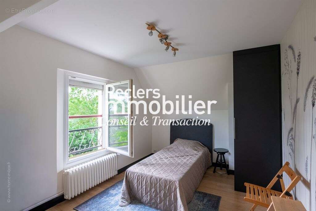 Maison de caractère familiale dans le triangle d'or - photo 17